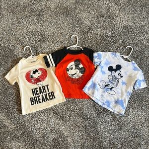Set of 3 Mickey and snoopy t-shirts